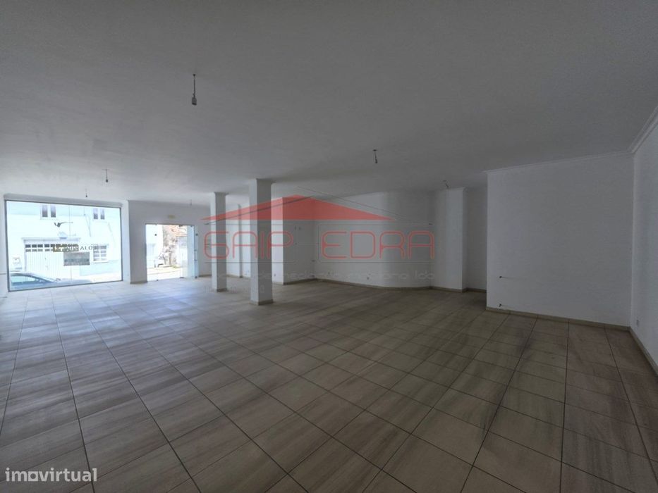 Loja junto estação Guarda ideal apartamento ou comércio