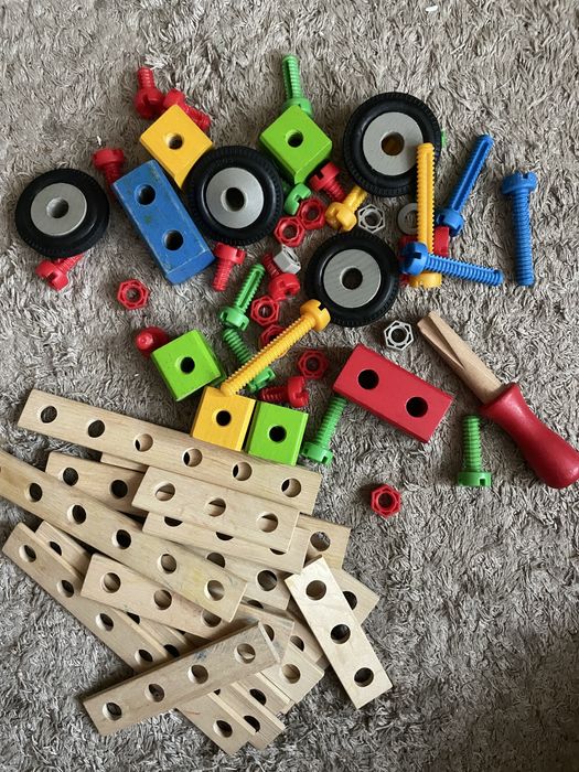 Деревяний конструктор як для хлопчиків так і дівчаток