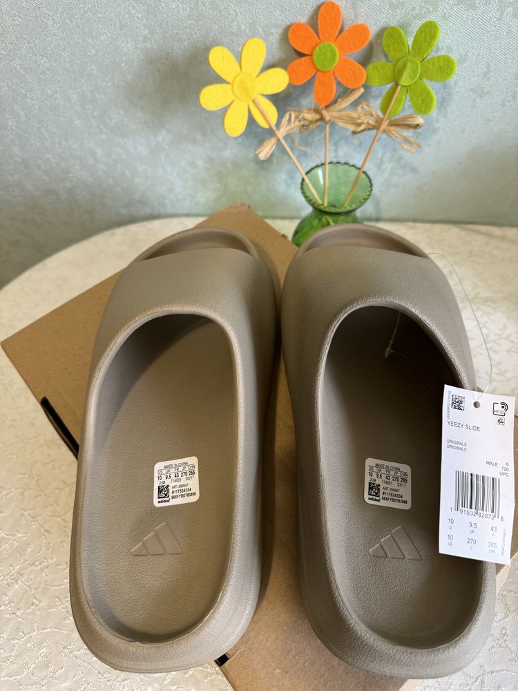 Продам нові,фірмові,потужні тапочки Adidas Yeezy SLIDE