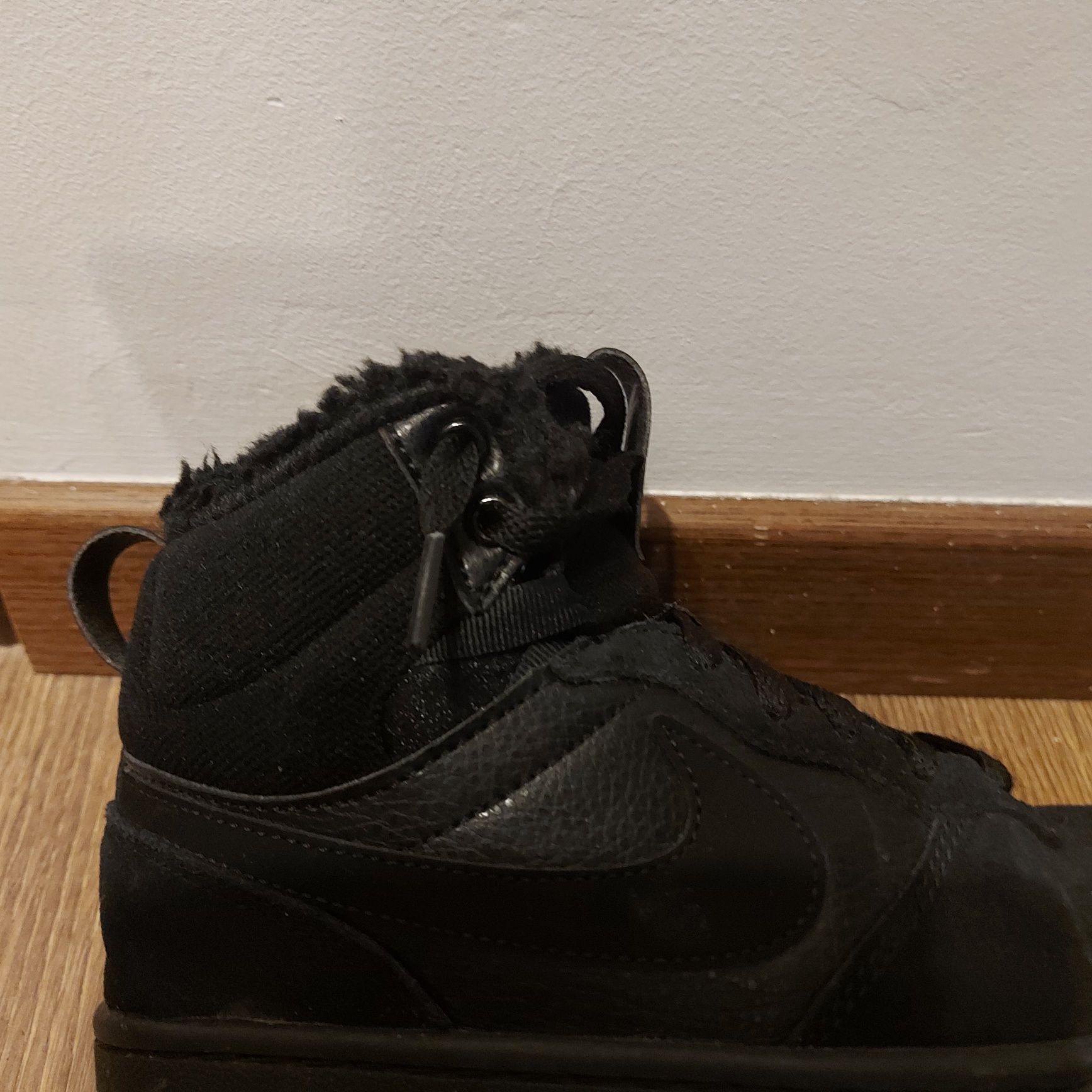 Buty wysokie 36 Nike czarne ocieplenie
