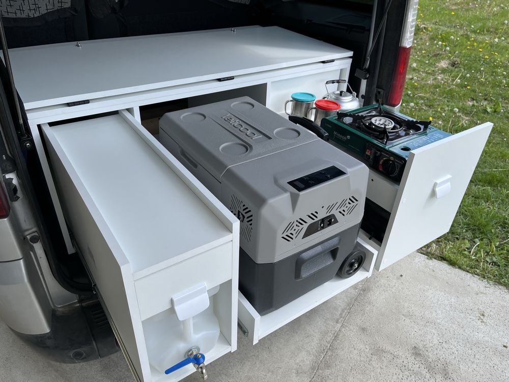 Zabudowa turystyczna camper box, spanie