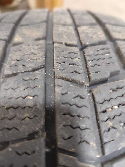 235/45r18 dunlop graspic зимова