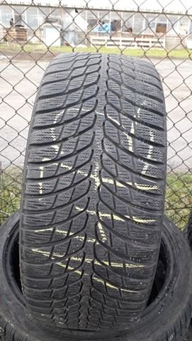 Opona Używana Zimowa 225/40R18 Bridgestone Blizzak LM-32s. 1szt