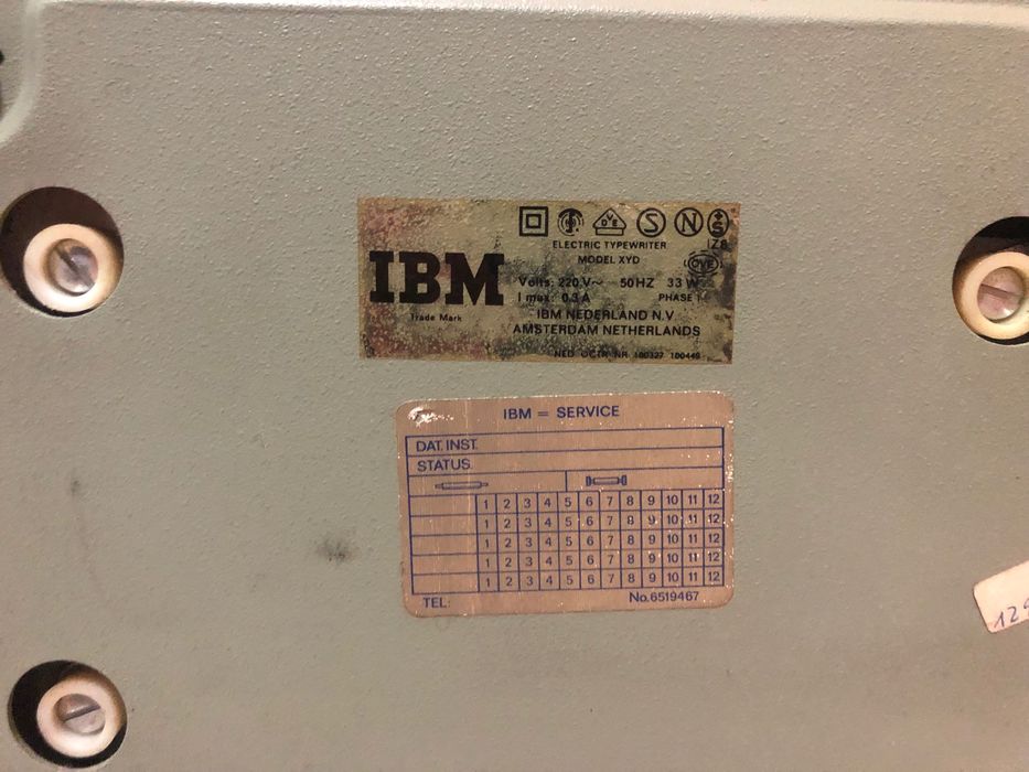 Maquina de escrever elétrica IBM
