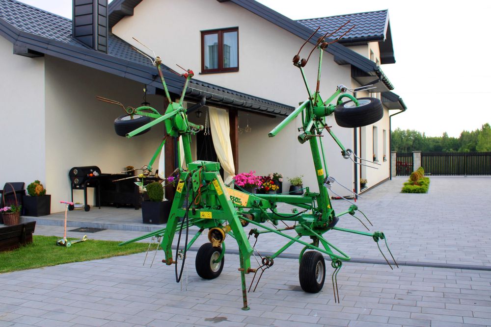 Przegrabiarka przetrząsarka STOLL 5,5 m Przewracarka lekka 4 wirnikowa