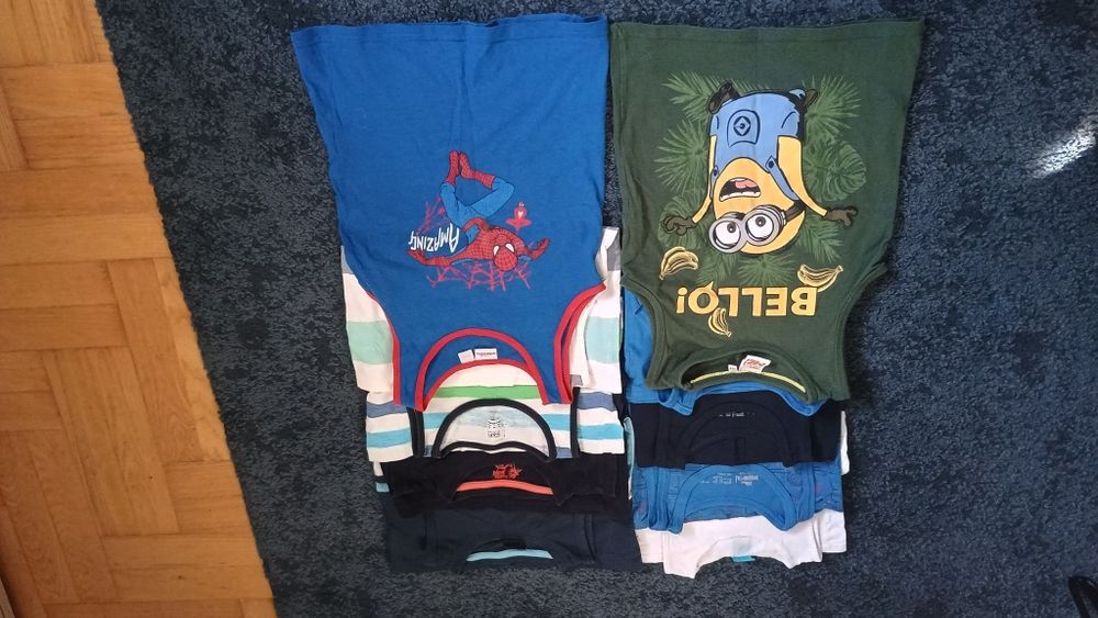 Podkoszulki 122/128 bluzki bez rękawów