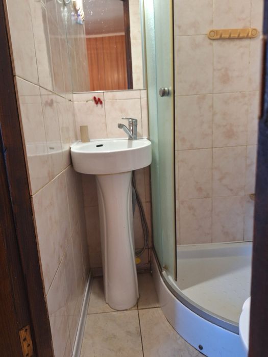 Здам пів будинка