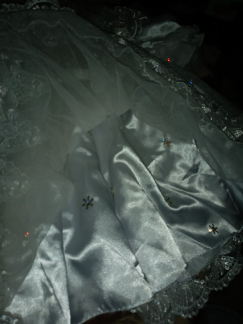 Платье снежинка,ручной работы, круживо,фатин,атлас