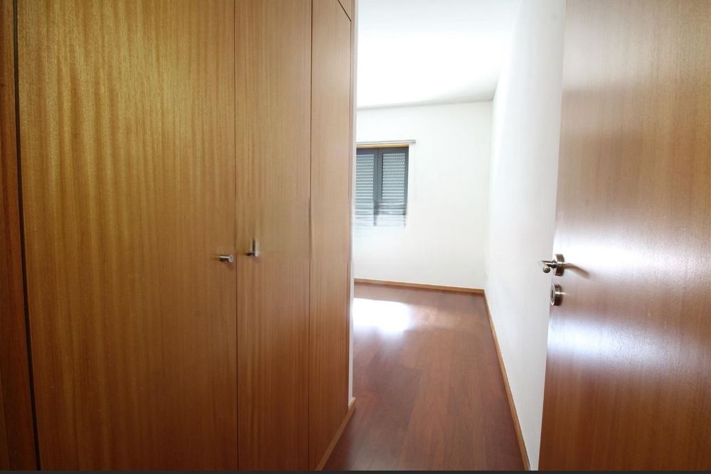 Arrendamento , T2 com garagem,Quinta da Seara .