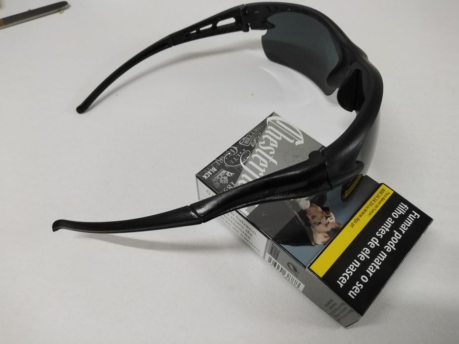 Óculos de sol, Novos!