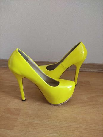 Жіночі туфлі, Лабутени,взуття,38