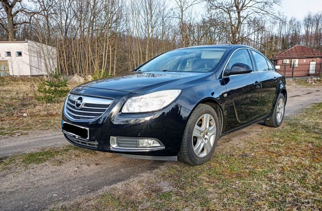 Opel Insignia 1.8 benzyna sedan Navi oryginalny lakier tylko 207km