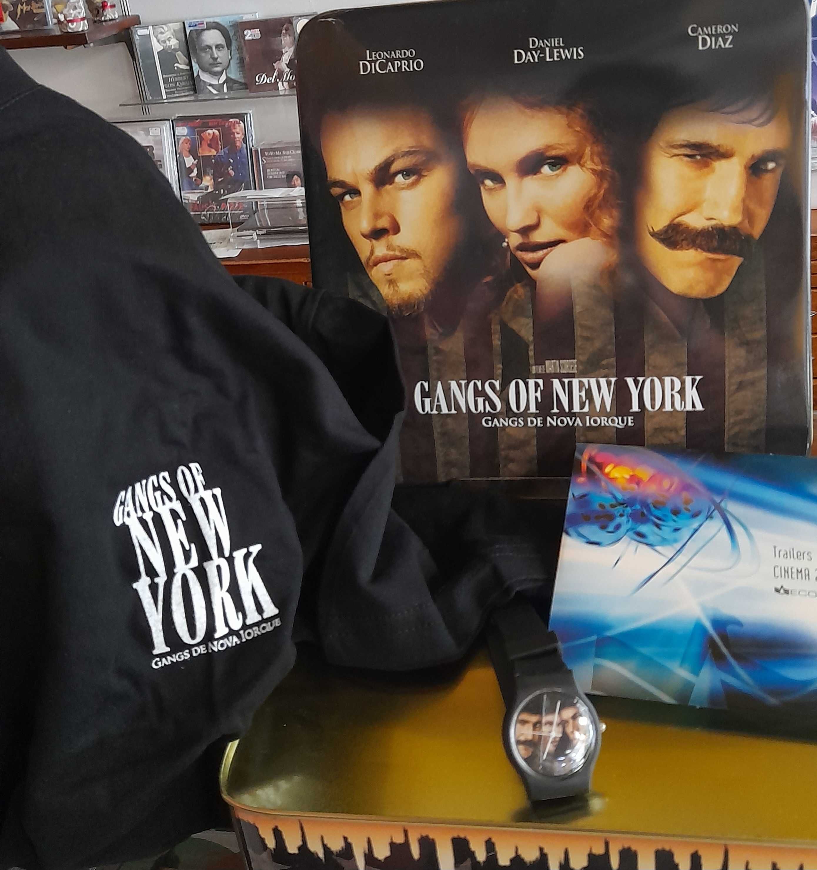 Latas de filmes com relógio e t-shirt (preço por caixa)