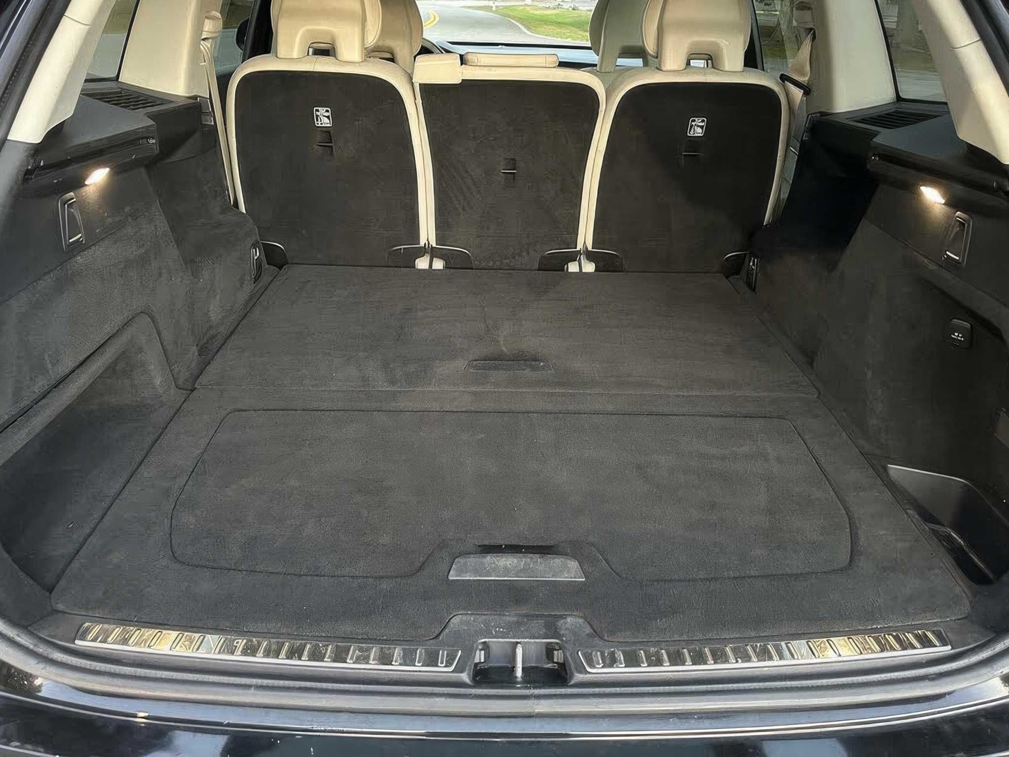 2017 Volvo XC90 T5 Momentum