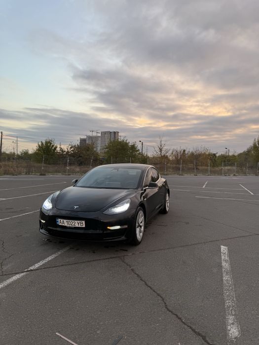 Тесла модел 3 2020года 75кв лонг рейнж