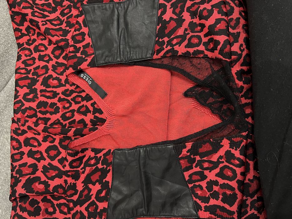 Брендова сукня Guess