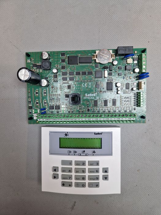 Centrala alarm SATEL integra 32