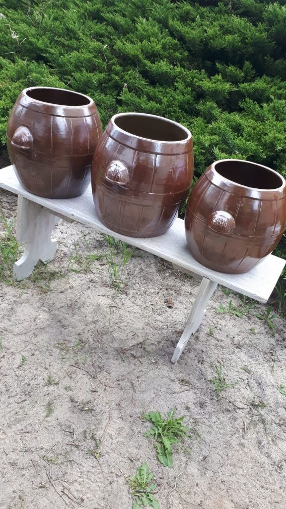 Stare gliniane beczki, buncloki kamionkoweBochnia