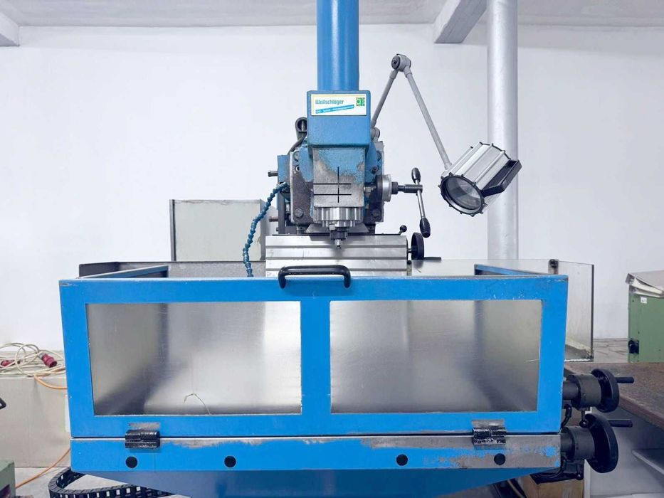 Frezarka uniwersalna AVIA FNE40Z |liniały optyczne| CNC i konwencjonal