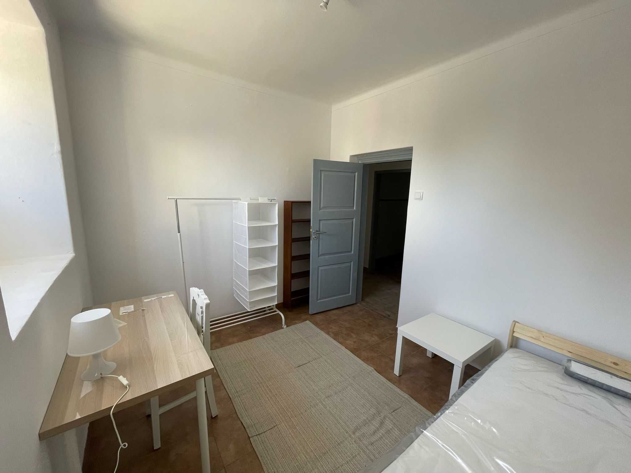 Quartos junto a praça da República