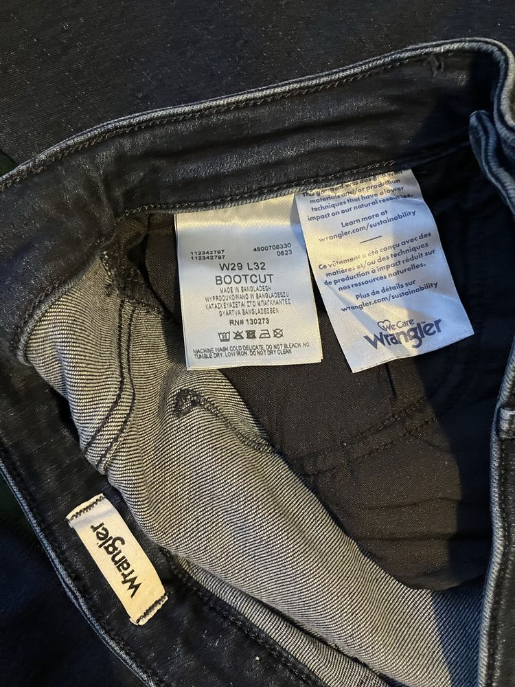 Oryginalne jeansy Wrangler bootcut W29 L32 dzwony