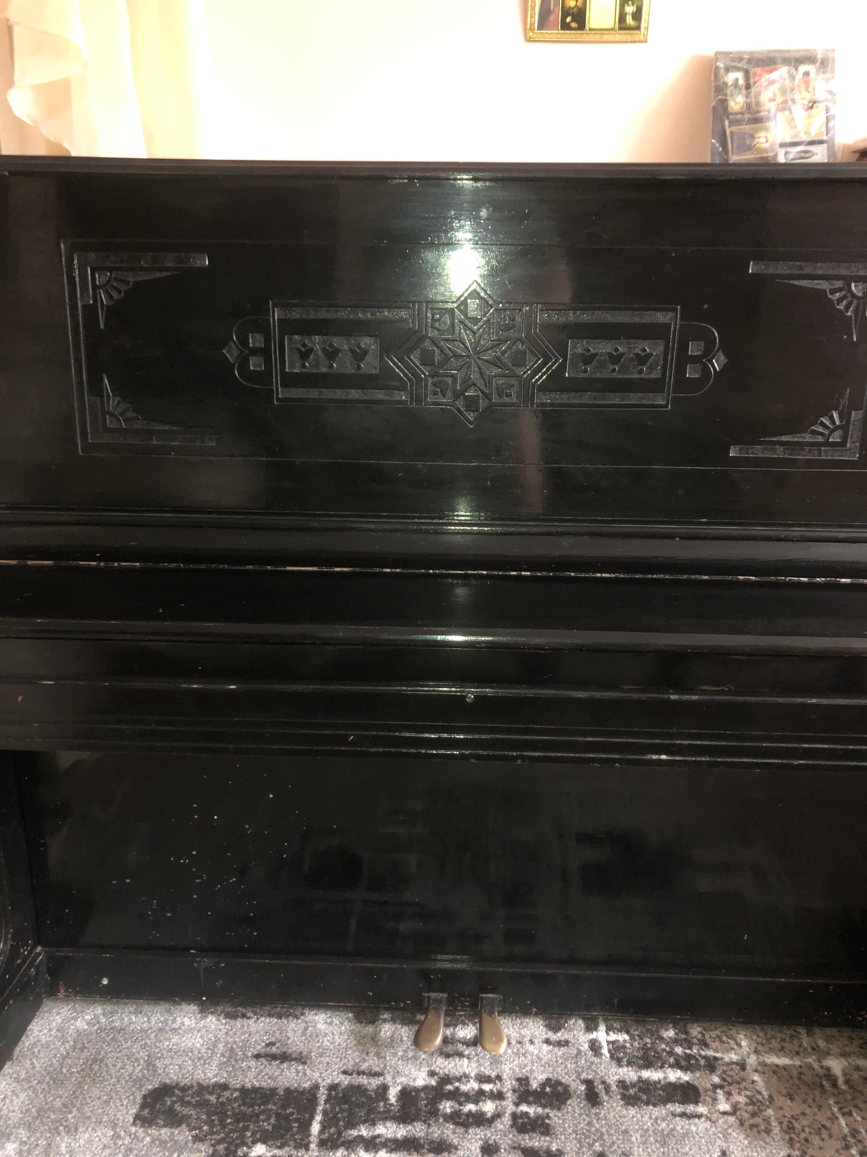 Продам старовинне піаніно