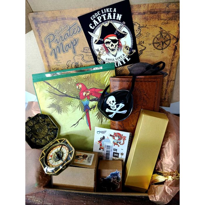 Пригоди в коробці. Піратський бокс новорічний подарунок набір. Пишіть.