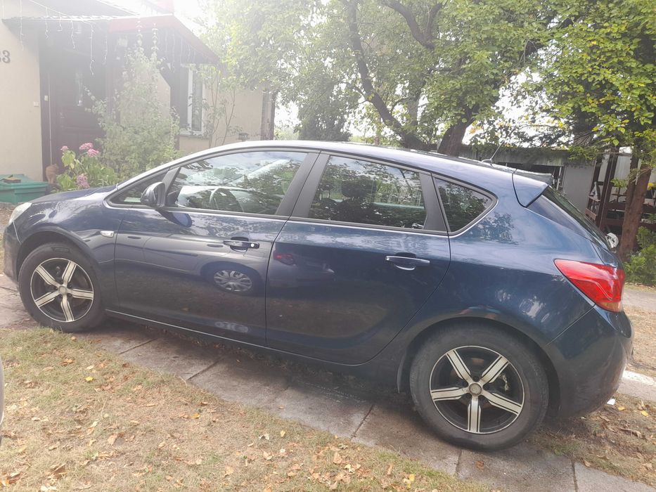 OPEL ASTRA 2010 1,4 turbo benzyna/lpg