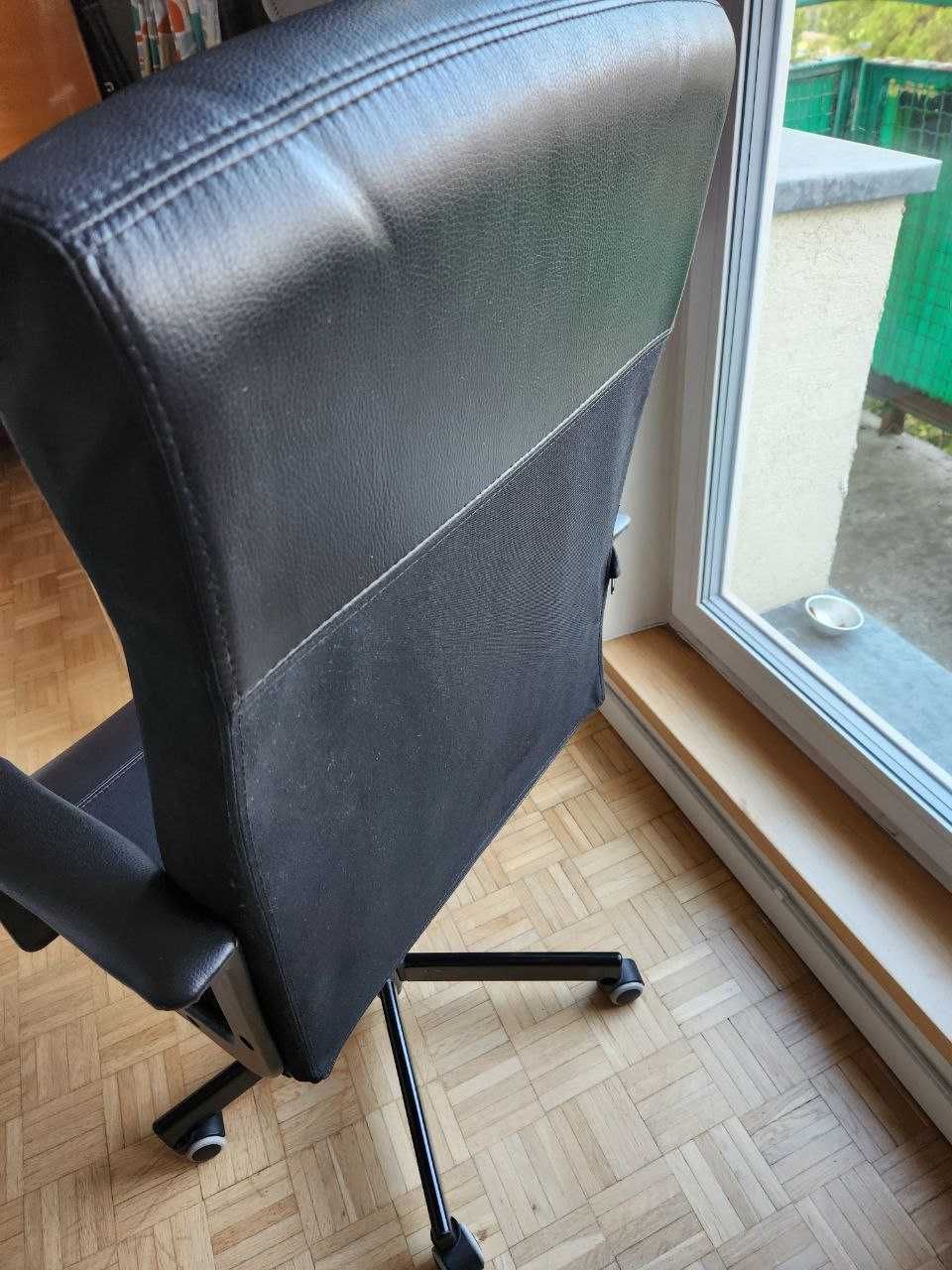 MILLBERGET krzesło obrotowe czarne Ikea