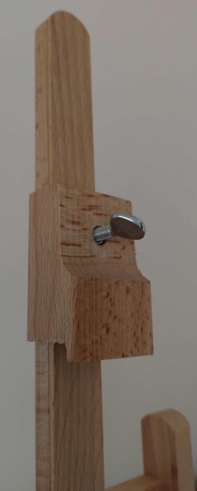 Nowa sztaluga drewniana mała stołowa.