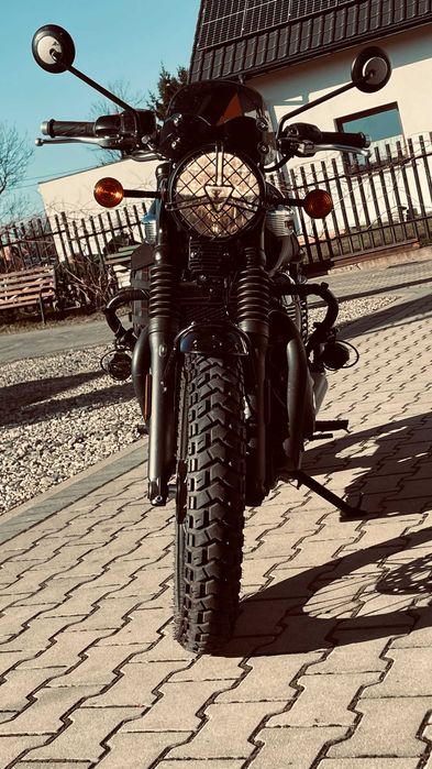 TRIUMPH Bonneville T100 BLACK