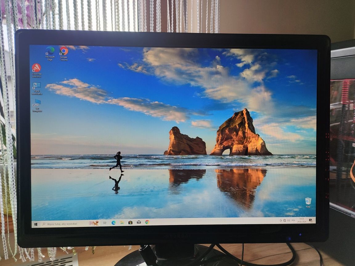 Komputer stacjonarny + monitor 24"