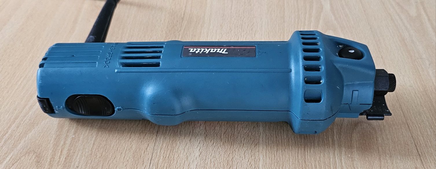 MAKITA 3706 Frezarka Wycinająca do Płyt GK / Regipsów 230V ZESTAW