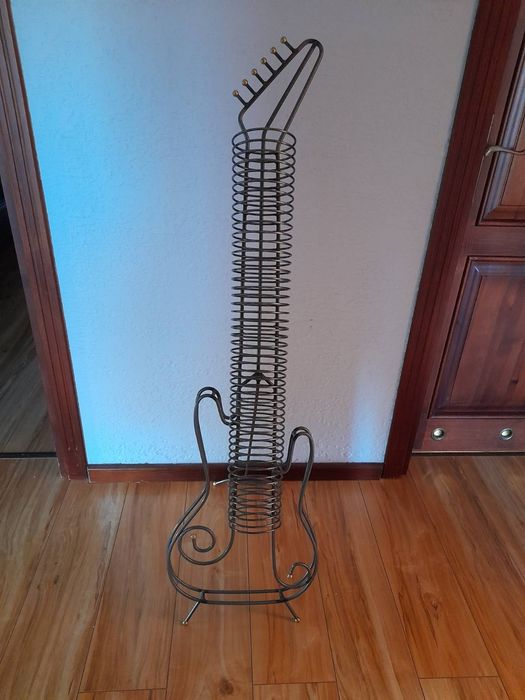 Stojak na płyty CD i DVD - gitara