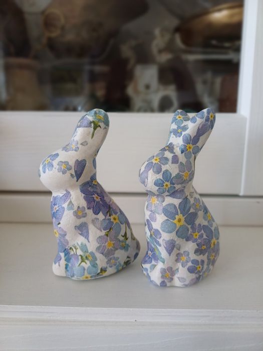 Zające wielkanocne ceramika decoupage wiosenne króliki w kwiaty