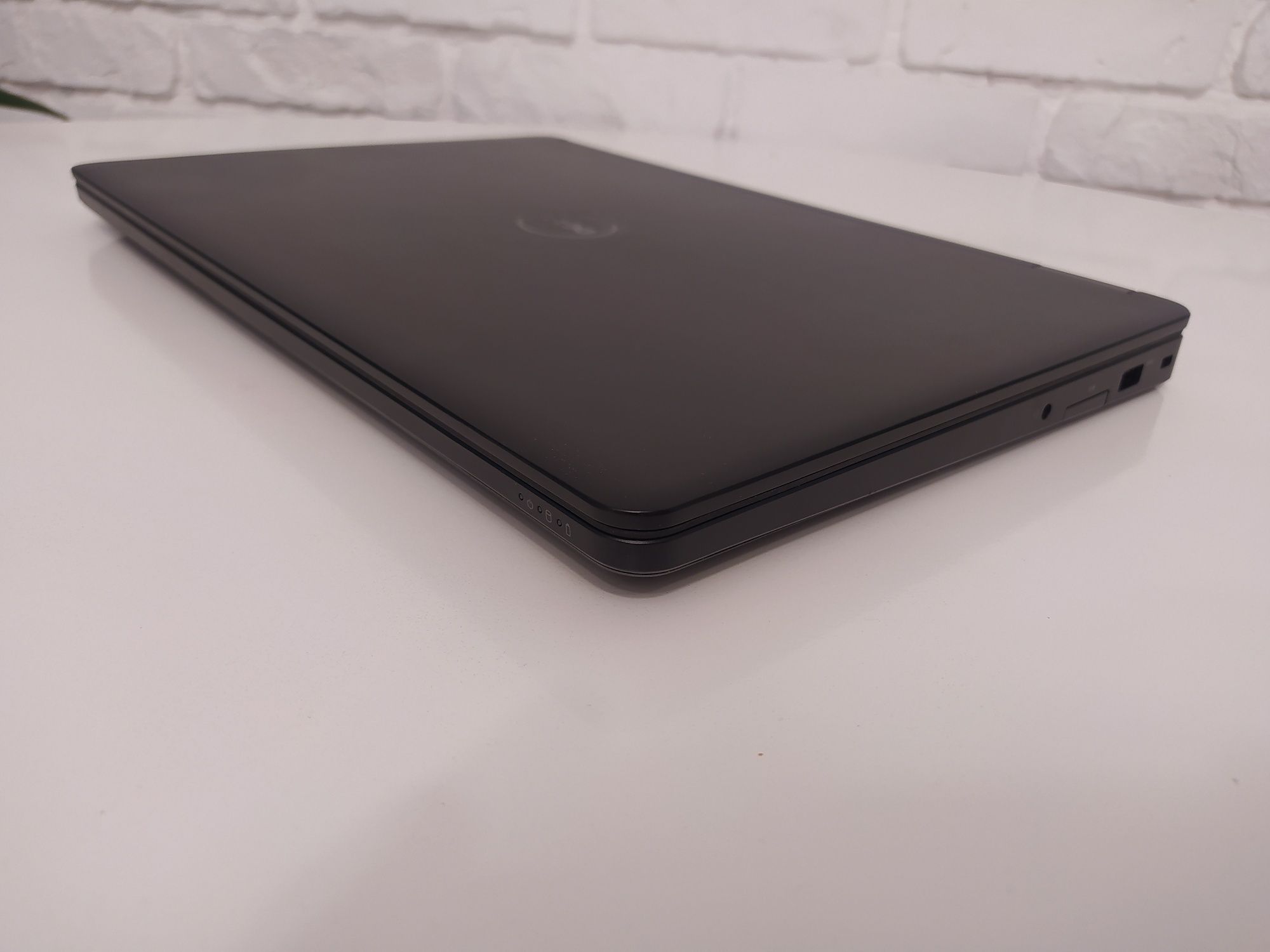 Dell Latitude 5470 14" FHD IPS/I5/8Gb/256Gb