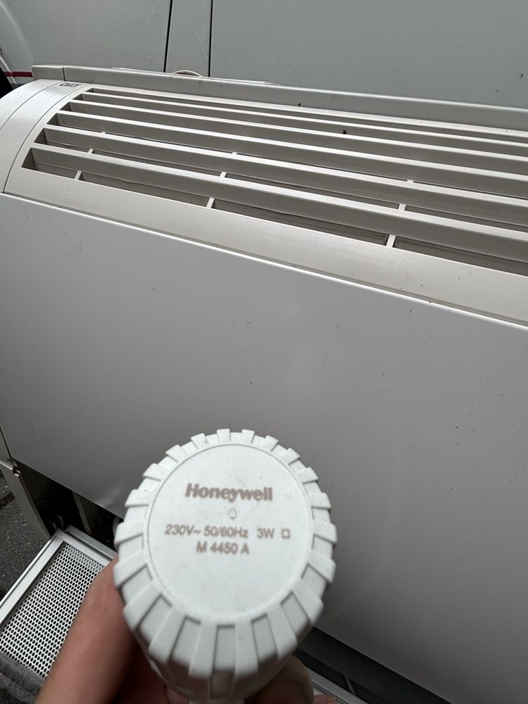 Klimakonwektor naścienny CIAT Major 2 430 CV z grzałką 1200W Okazja!