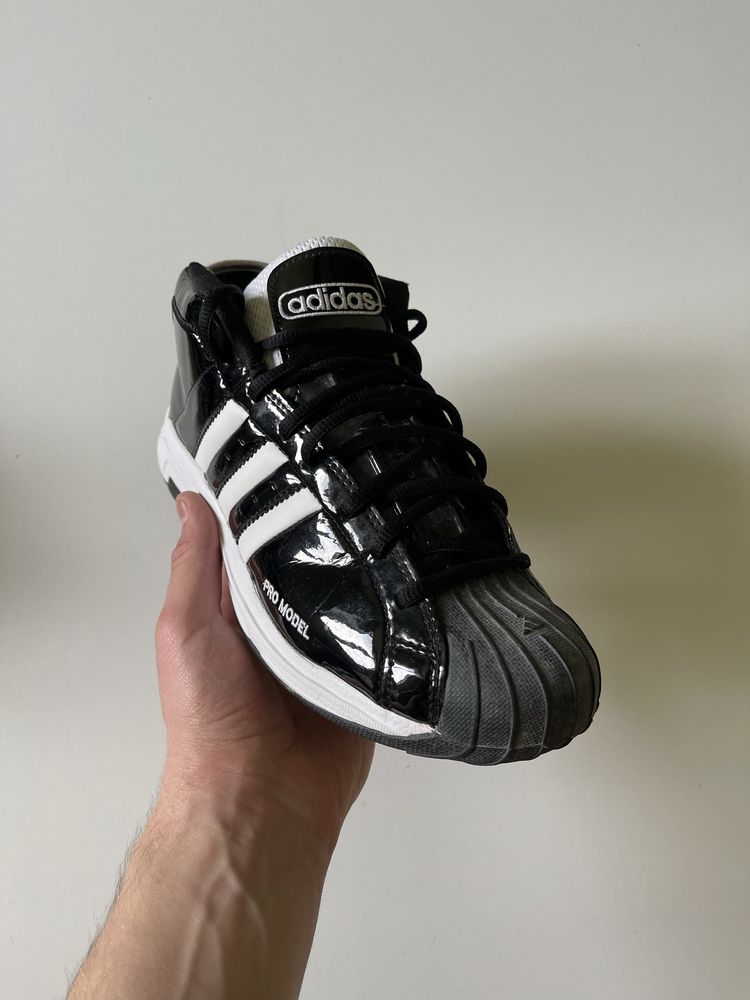 Чоловічі лаковані кросівки adidas pro model баскетбольні