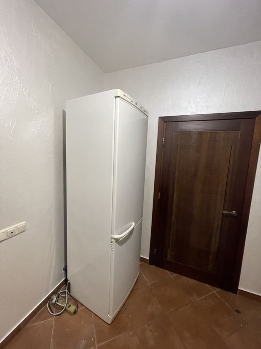 Холодильник двокамерний Bosch KGS 3821