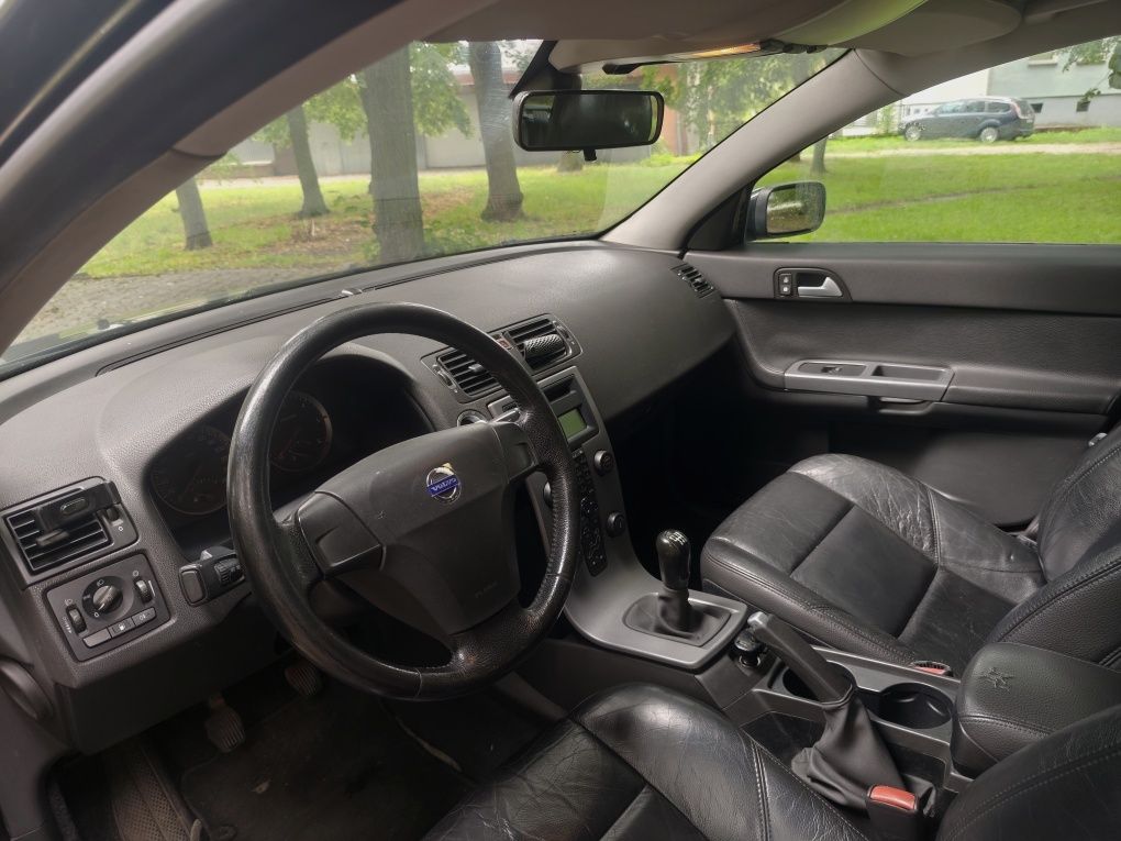 Volvo V50 2.0D  140KM