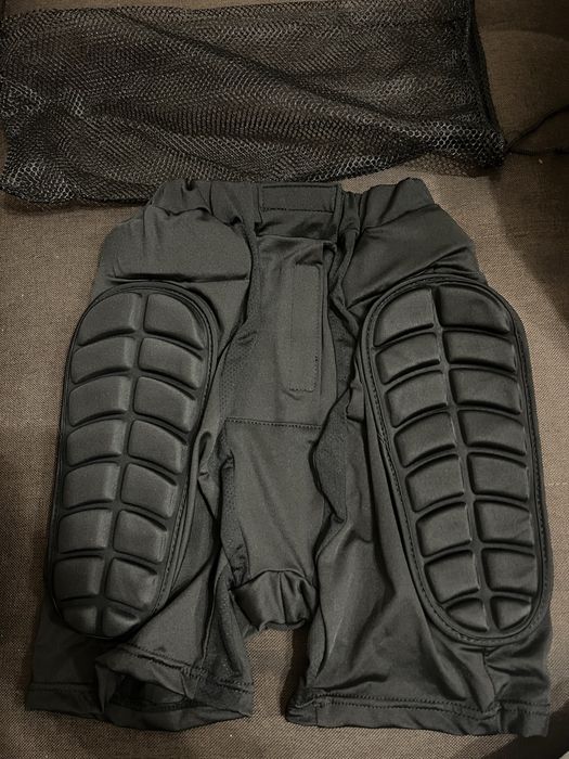 Захист стегон на роликах XS/ ковзанах /мотоциклетні/сноуборді підліток