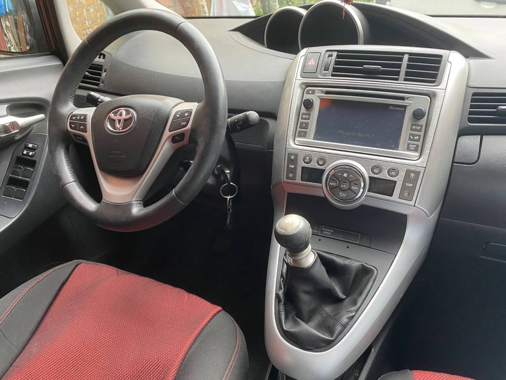 Toyota Verso 2012