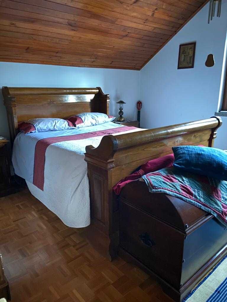 cama de casal ou mobília completa  de madeira de castanho maciça