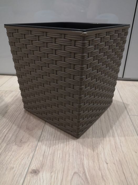 Donica, doniczka rattanowa 18 cm