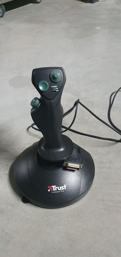 JOYSTICK Trust predator