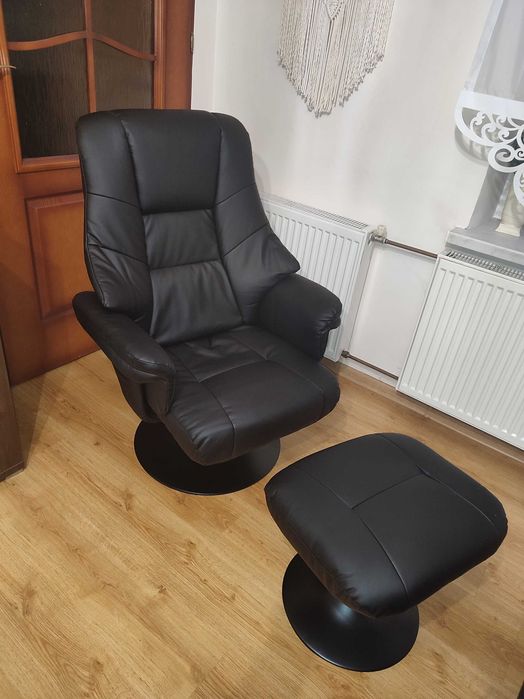 Fotel relaksacyjny Liv&Bo czarny z podnóżkiem