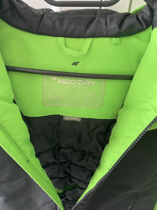 Kurtka zimowa dla chłopca 4 F rozmiar 146