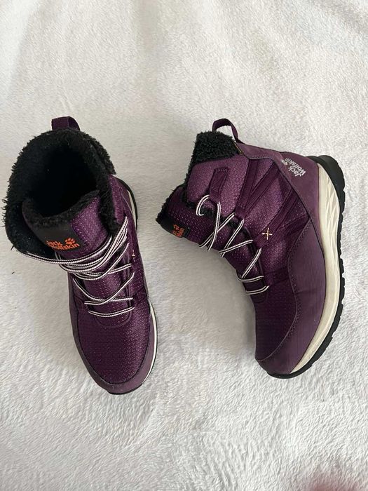 Сапоги фирмы jack wolfskin 36 размера по стельке 24 см.