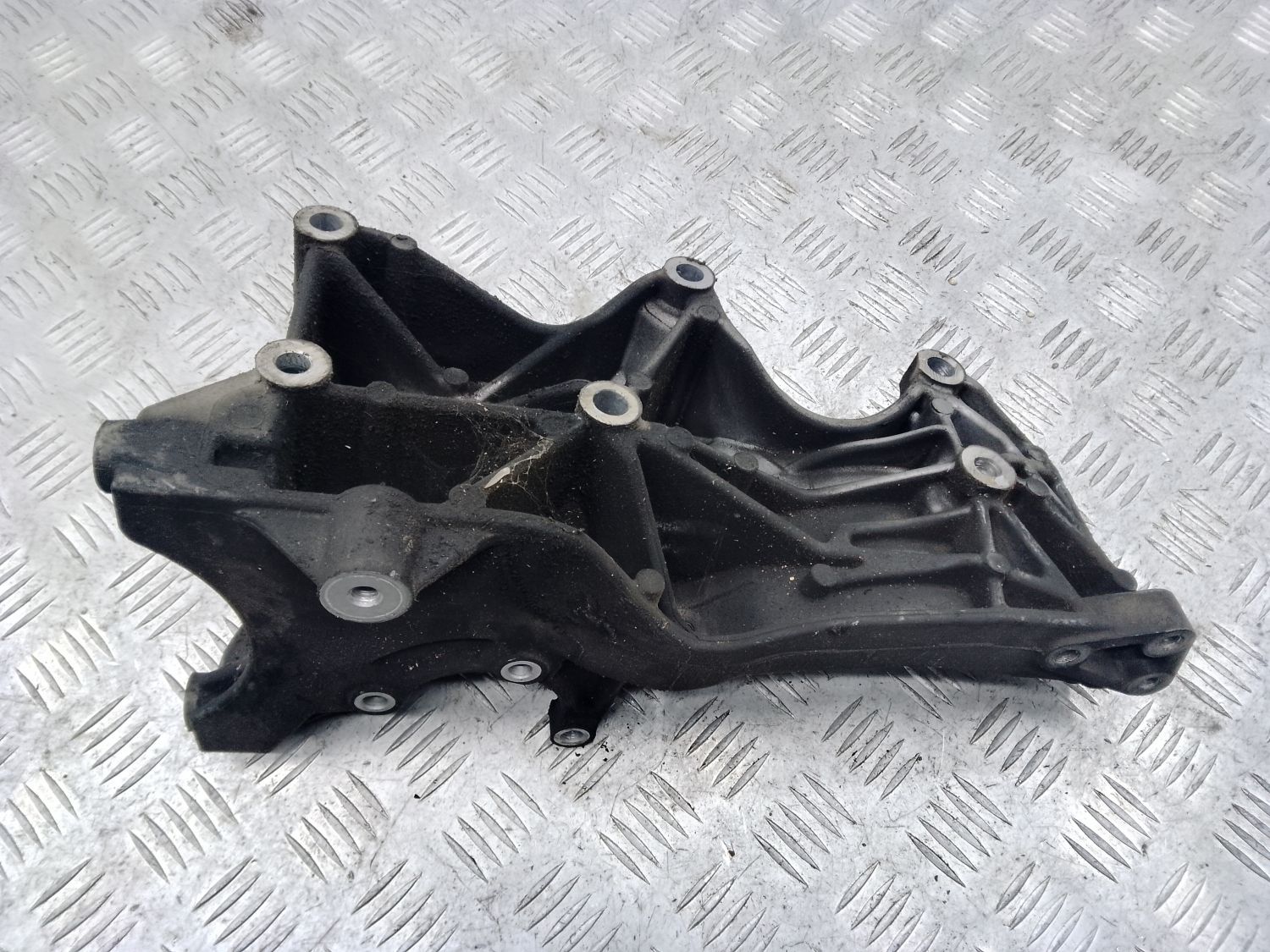 Кронштейн генератора 06D903141G для Audi A4 B7 2004-2007