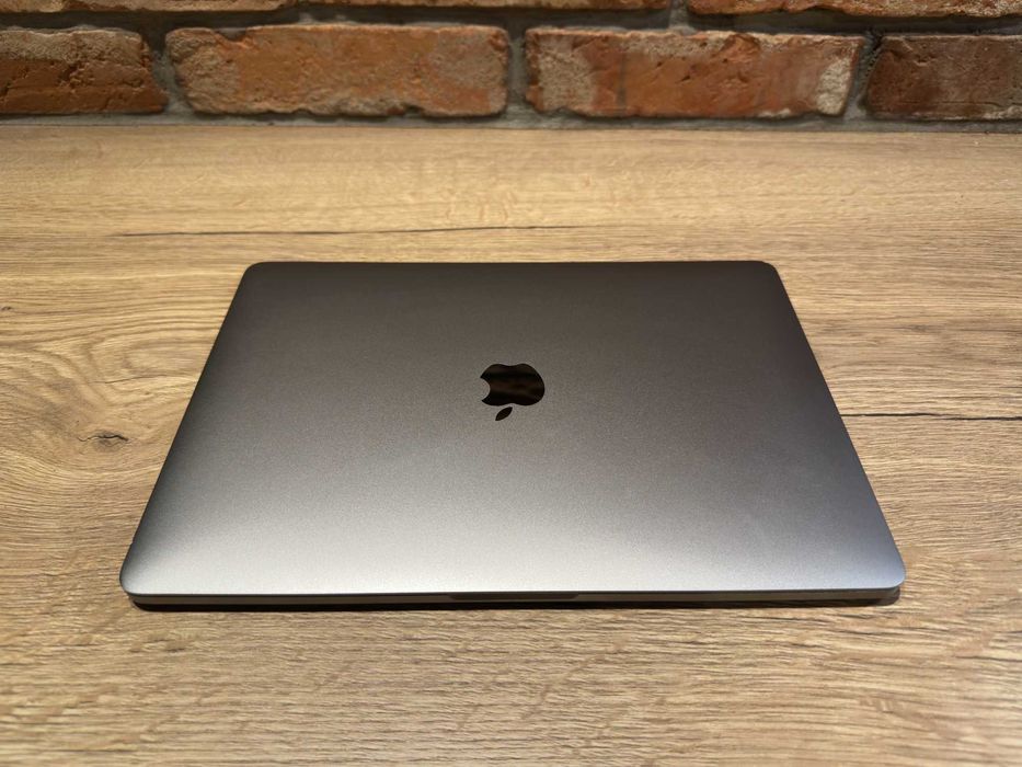 MacBook Pro 13” 2019 16GB RAM  i5 Pełny zestaw Pierwszy właściciel